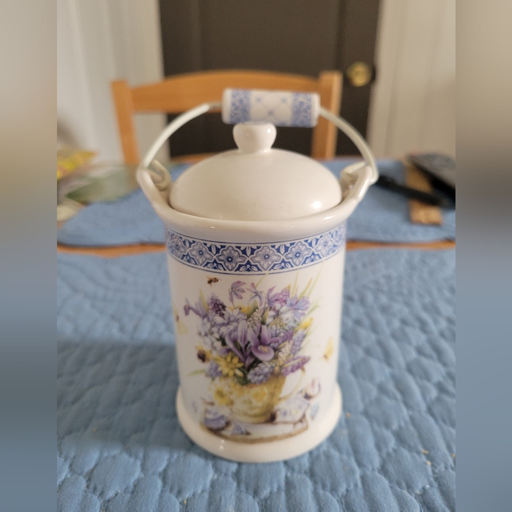 Marjolein Bastin Nature's Sketchbook Candle NWOT